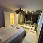 Luxury & Sauna Life Modern Bright